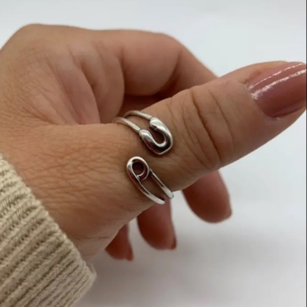 🆕925 Silver Plated “SAFETY PIN” Wrap Ring- Adjustable sizing up to size 9